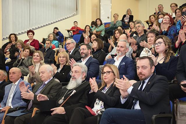 Τιμήθηκε ο Περιφερειάρχης Κρήτης για τη διαχρονική συνεισφορά στην Παιδεία από την Περιφερειακή Διεύθυνση Εκπαίδευσης Κρήτης