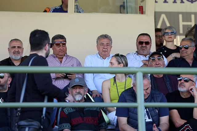 γιουχτας αρναουτακης