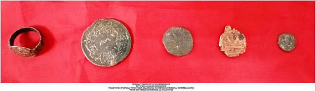 Αρχαιοκάπηλος 