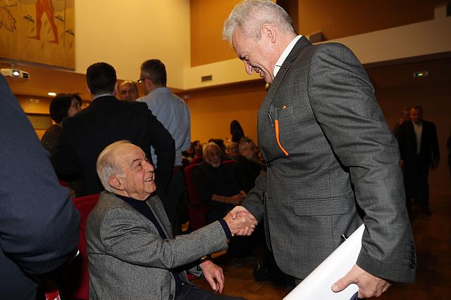 ΛΑΜΠΡΙΝΟς - ΚΑΛΟΚΑΙΡΙΝΟς