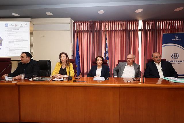 Σταύρος Αρναουτάκης στην ημερίδα, που διεξάγεται στο ΤΕΕ/ΤΑΚ