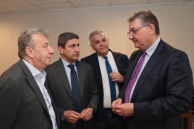 Σταύρος Αρναουτάκης 