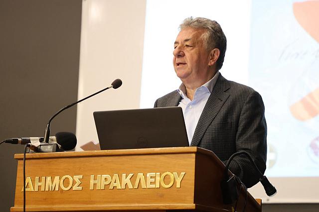 Σταύρος Αρναουτάκης 