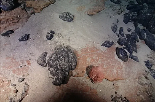 υπογειο νησι