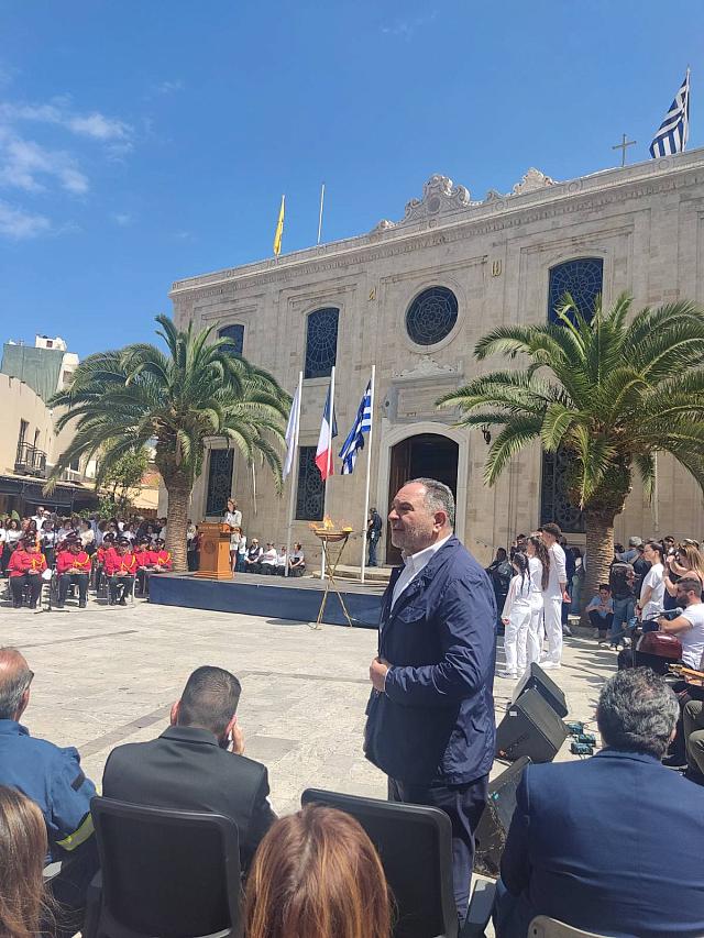 Γιάννης Κουράκης 