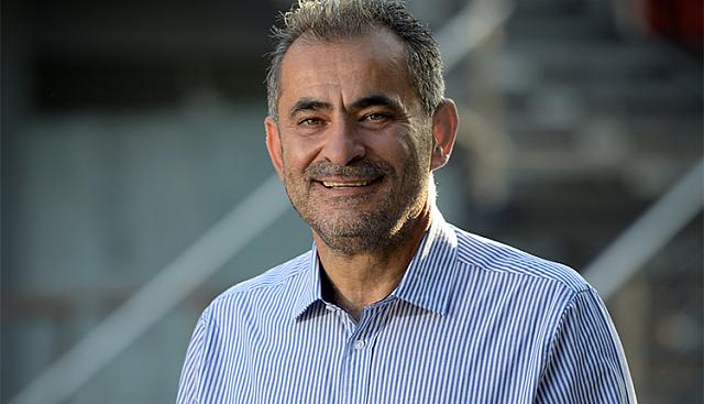 μανώλης χαιρέτης