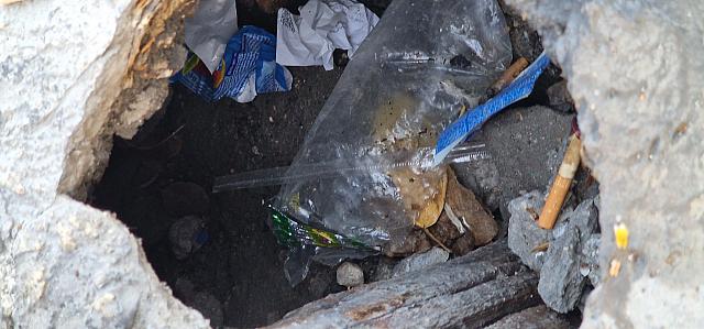 τρύπα στο οδόστρωμα 