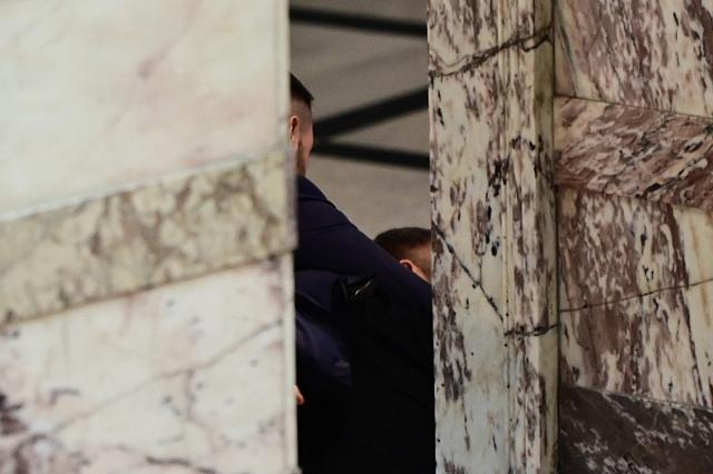 Βουλή - Ξύλο