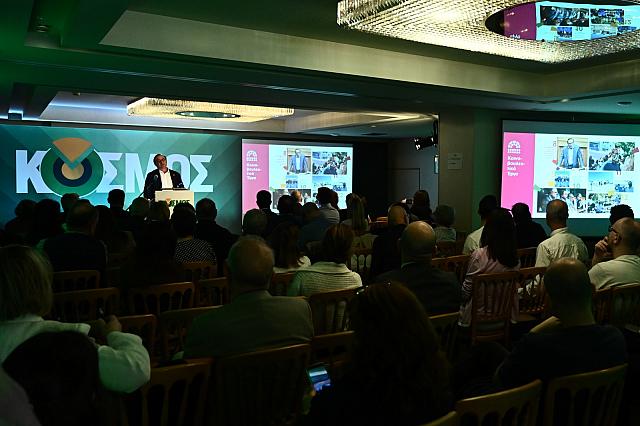 Πέτρος Κόκκαλης - Κόσμος