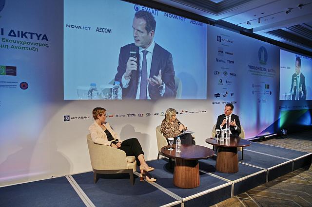 Μάνος Μανουσάκης 