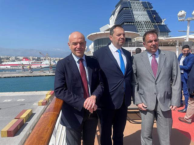 εκδήλωση για την έναρξη της κρουαζιέρας