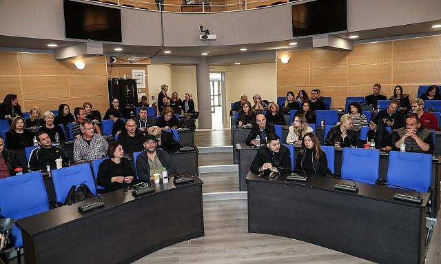 τέμπη συγγενείς