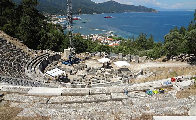 αρχαιο θεατρο θασου