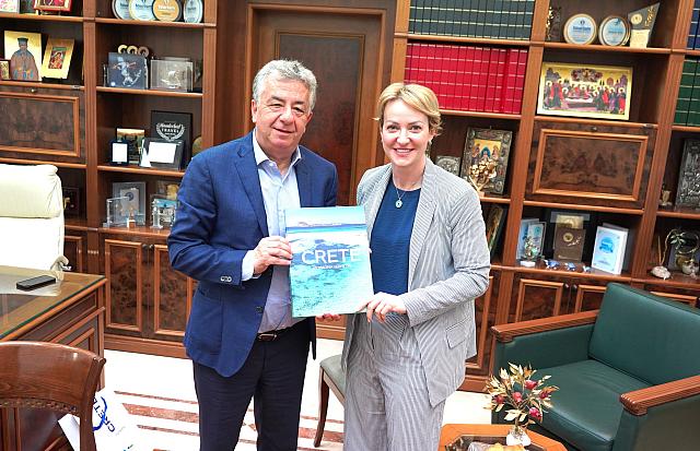 σδούκου αρναουτάκης