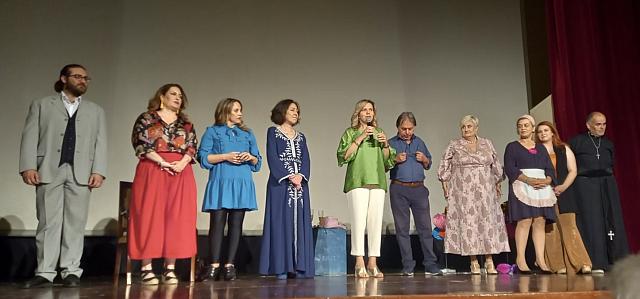 παράσταση - δημοσιογράφοι