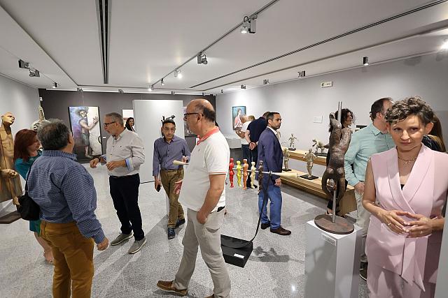 δημοτική πινακοθήκη μαλεβιζίου παγωμένος