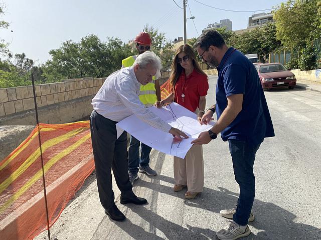 ΚΑΛΟΚΑΙΡΙΝΟΣ ΑΥΤΟΨΙΑ ΣΕ ΣΧΟΛΕΙΑ