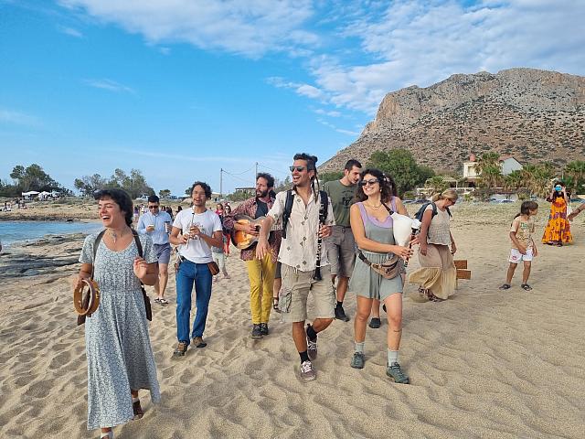 περιπατος παραλια παχια αμμος ρεθυμνο