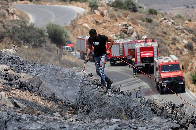 Φωτιά στα Ακούμια