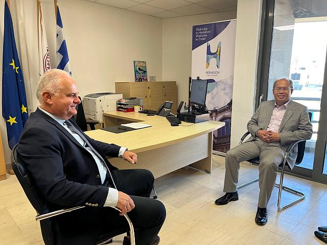 πρέσβης Κίνας 