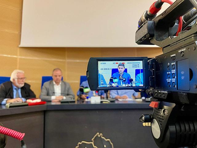 ΑΥΓΕΝΑΚΗΣ ΛΑΡΙΣΑ