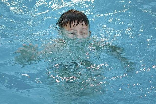 πνιγμός - παιδί 