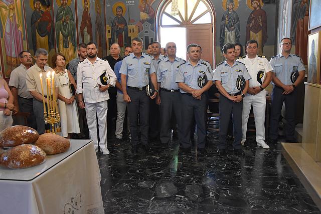 απόστρατοι