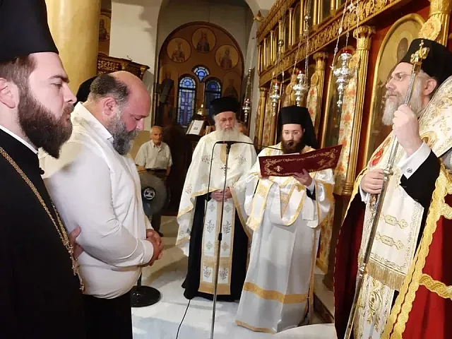 αυγουστακης - μοναχος