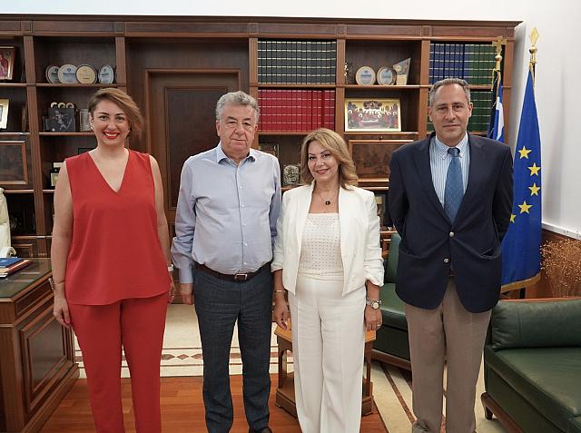 αρναουτάκης κρουαζιέρας