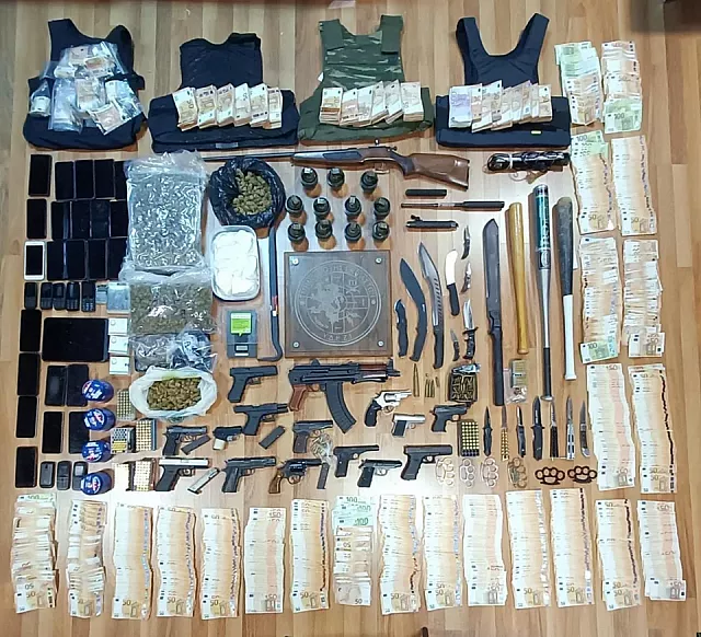 κύκλωμα εκβιαστών 2