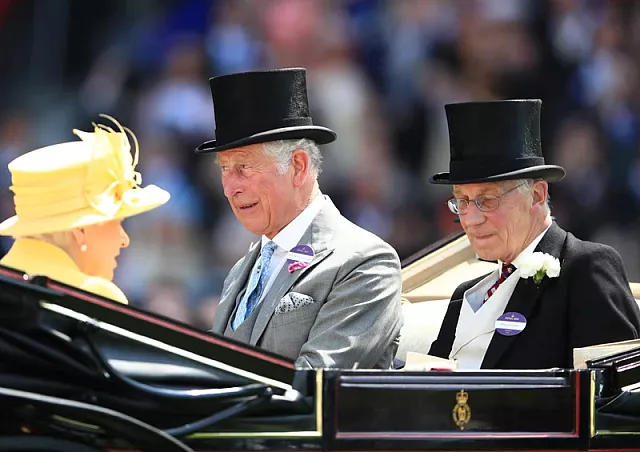 ΕΛΙΣΑΒΕΤ ΚΑΡΟΛΟΣ ΦΕΛΟΟΥΣ