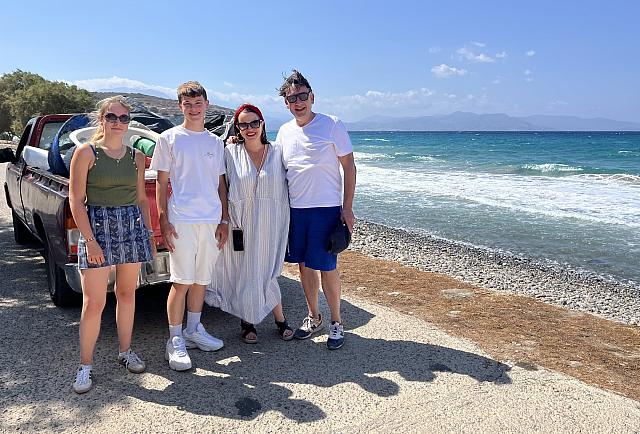 παχια αμμος - γαλλοι τουριστες