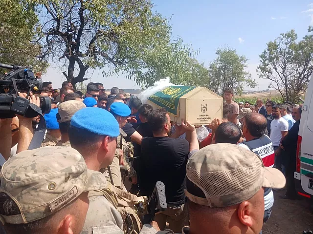 ταφη 8χρονης Ναρίν - τουρκία