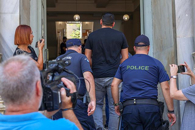 δράστες ξυλοδαρμού