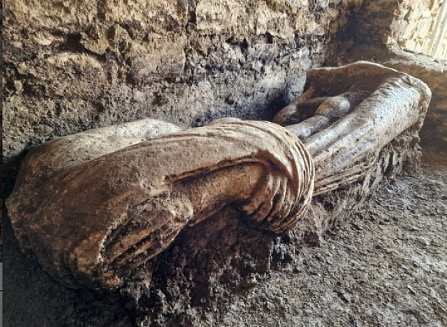 άγαλμα φίλιππος