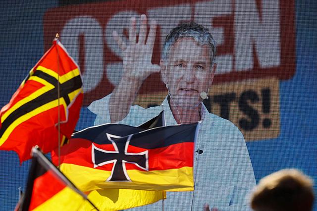 Μπγερν Χέκε