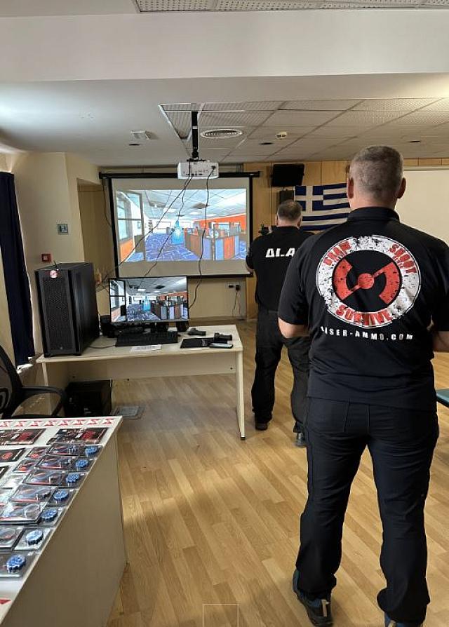 ΑΣΤΥΝΟΜΙΚΟΙ ΕΞΟΜΟΙΩΤΗΣ