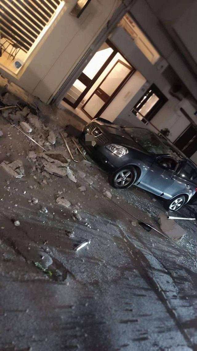 πτώση μπαλκονιού 