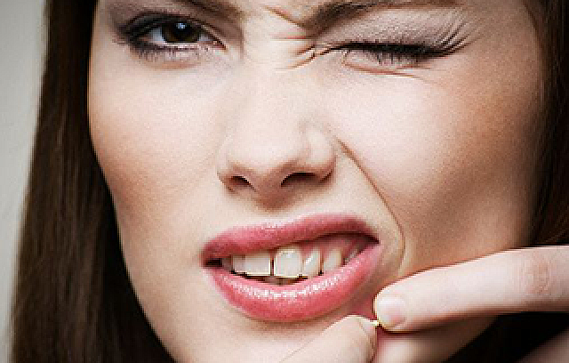 Σπιτική συνταγή για τις κοκκινίλες της ακμής