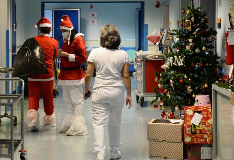 νοσοκομείο χριστούγεννα