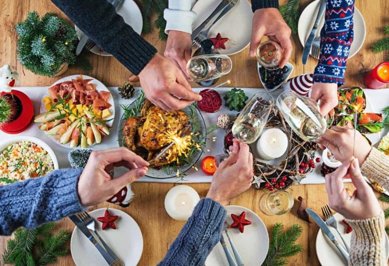 χριστουγεννιατικο τραπέζι