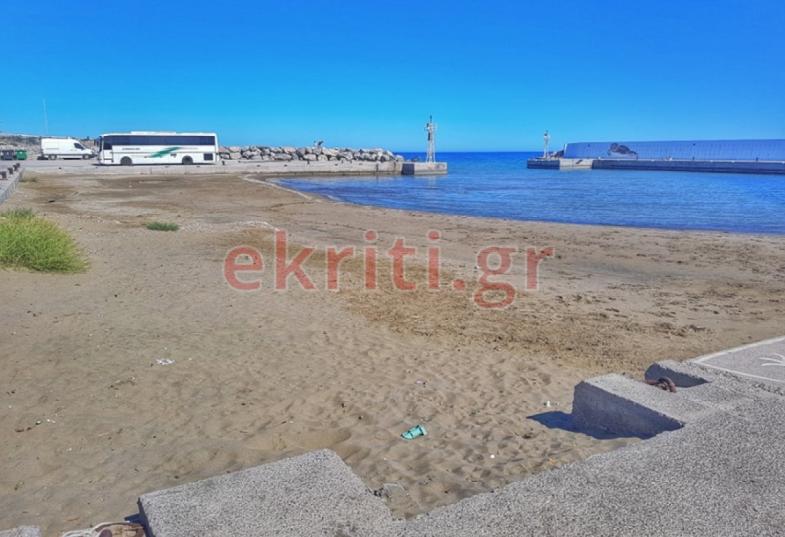 Η άμμος δημιουργεί προβλήματα στο λιμάνι