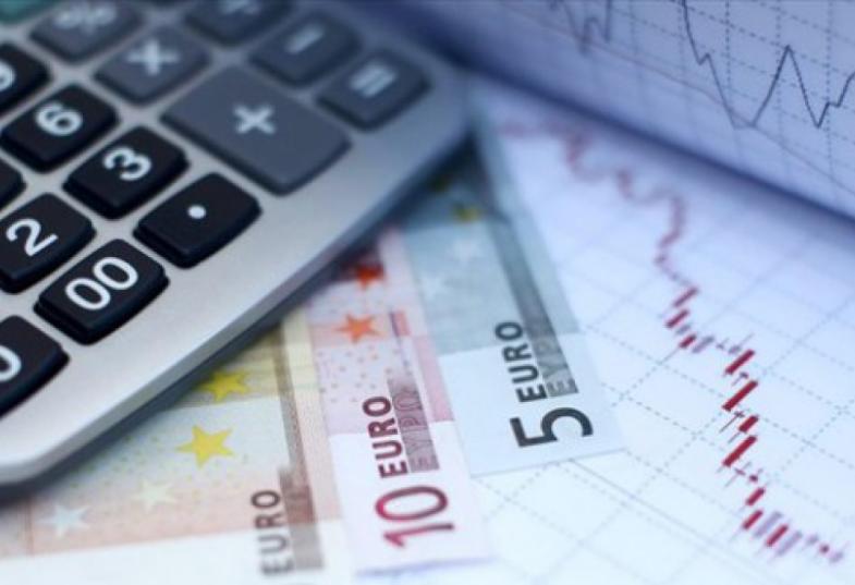 Ρυθμίσεις για τα χρέη πολιτών θα ζητήσει η κυβέρνηση από την τρόικα