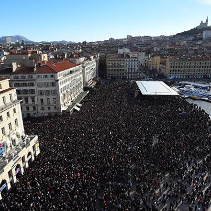 Ο Κέρι στο Παρίσι μετά την ηχηρή απουσία των ΗΠΑ στην πορεία