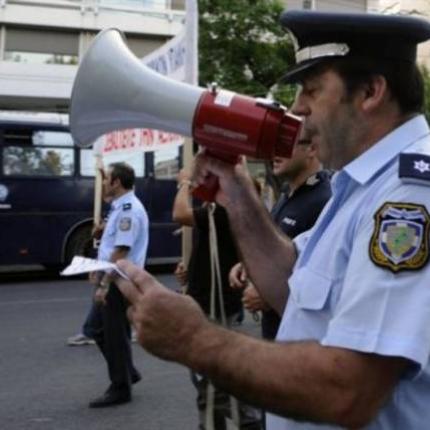 "Δώρο Πάσχα" για χαμηλοσυνταξιούχους και ενστόλους ετοιμάζει η κυβέρνηση