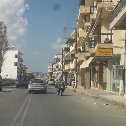 Πάρκαρε το μηχανάκι στη μέση του δρόμου κι έφυγε! (μέρος 2ο)
