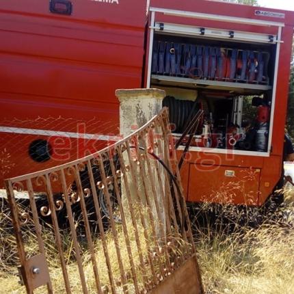 Οι πυροσβέστες έδωσαν μάχη για να αντιμετωπίσουν την φωτιά.