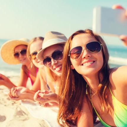 γυναικα,selfie,παραλια,