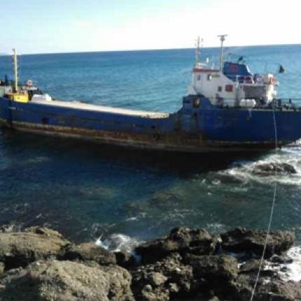Προσάραξη πλοίου στα Νέα Μουδανιά