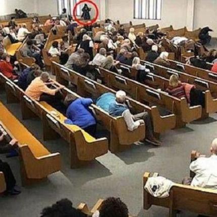 Σοκάρουν οι εικόνες από τον δράστη που άνοιξε πυρ μέσα σε εκκλησία εν ώρα λειτουργίας.jpg